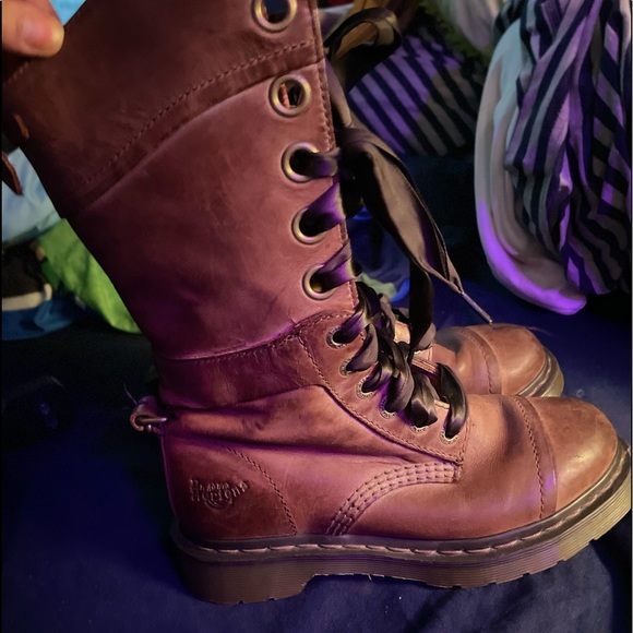 Dr Martens Triumph 1914 - Picture 1 of 4